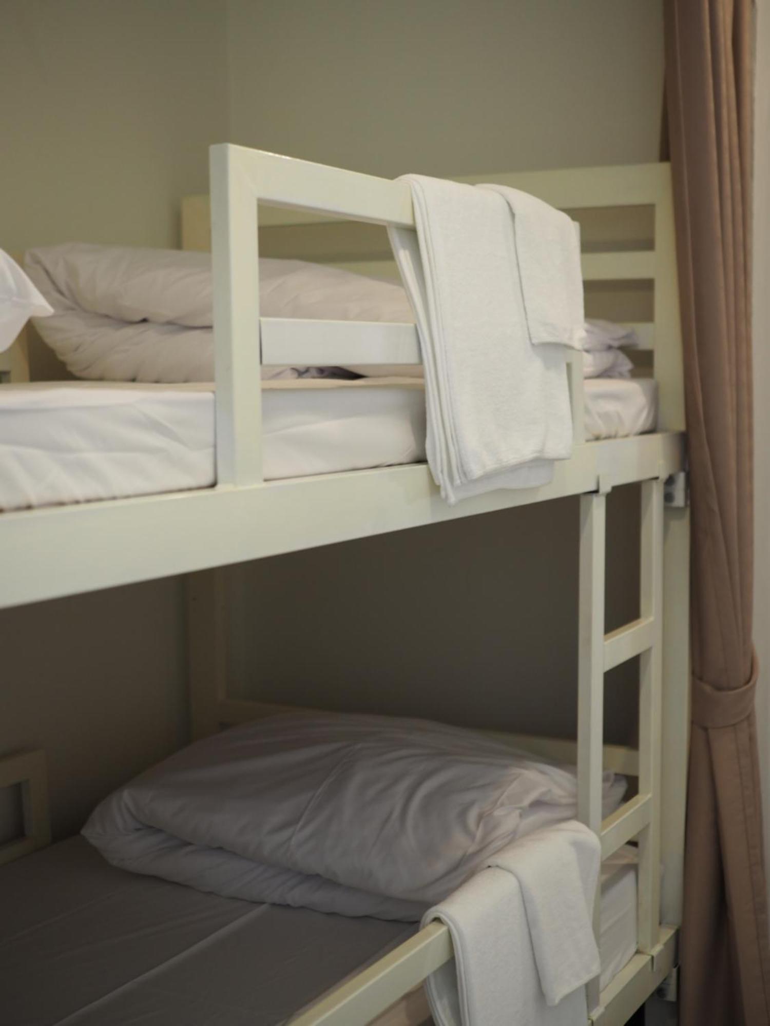 Krung Tone Hostel Бангкок Экстерьер фото