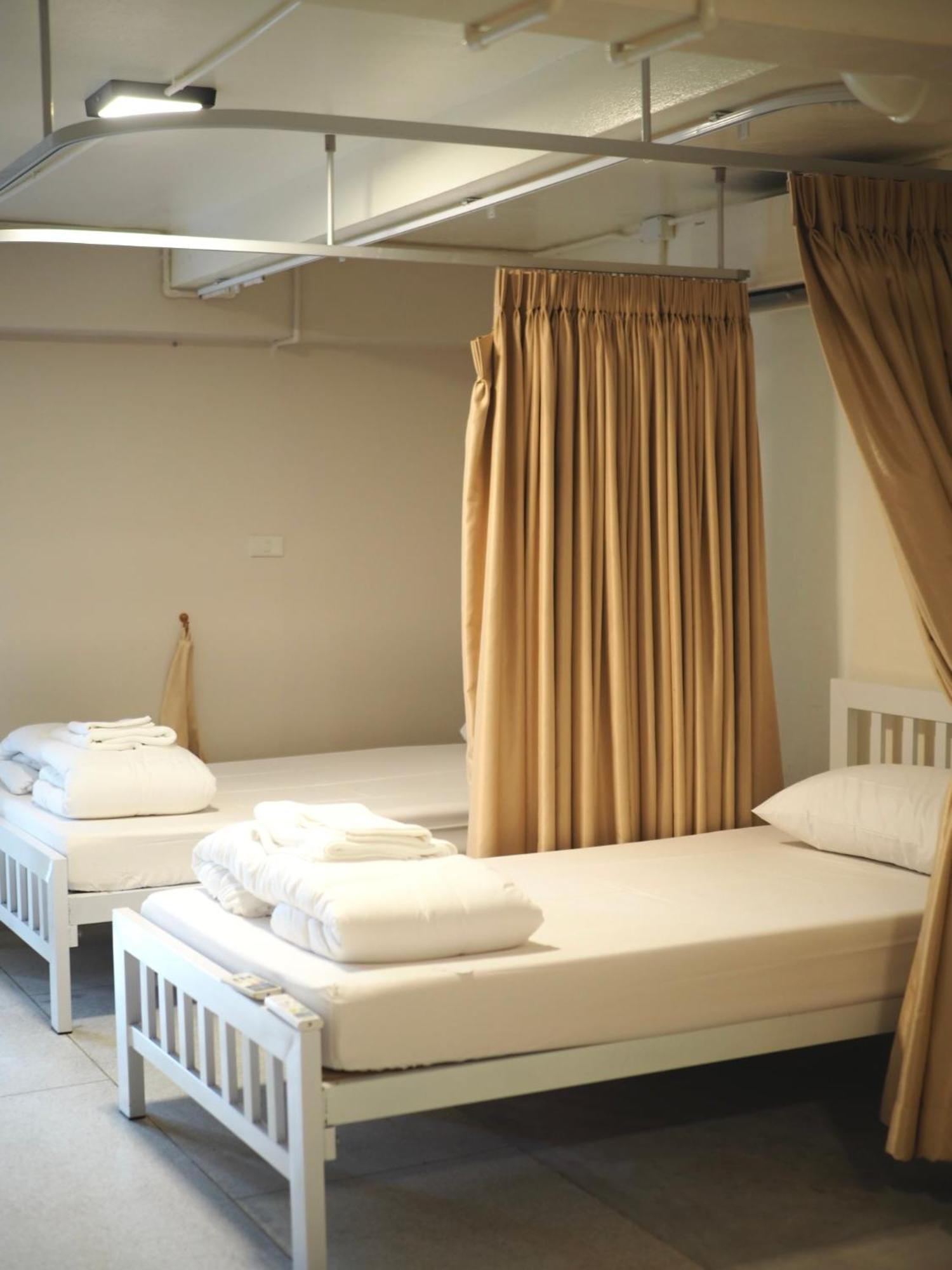 Krung Tone Hostel Бангкок Экстерьер фото