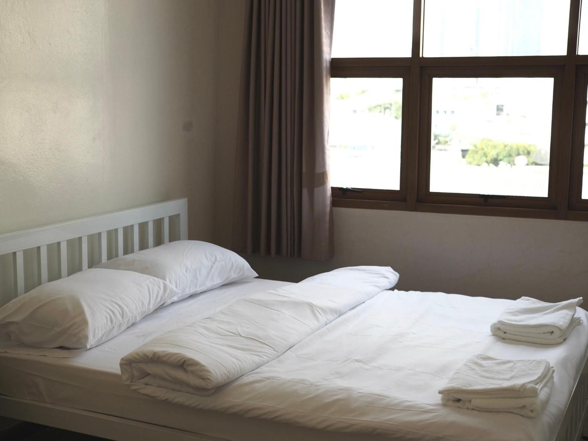 Krung Tone Hostel Бангкок Экстерьер фото