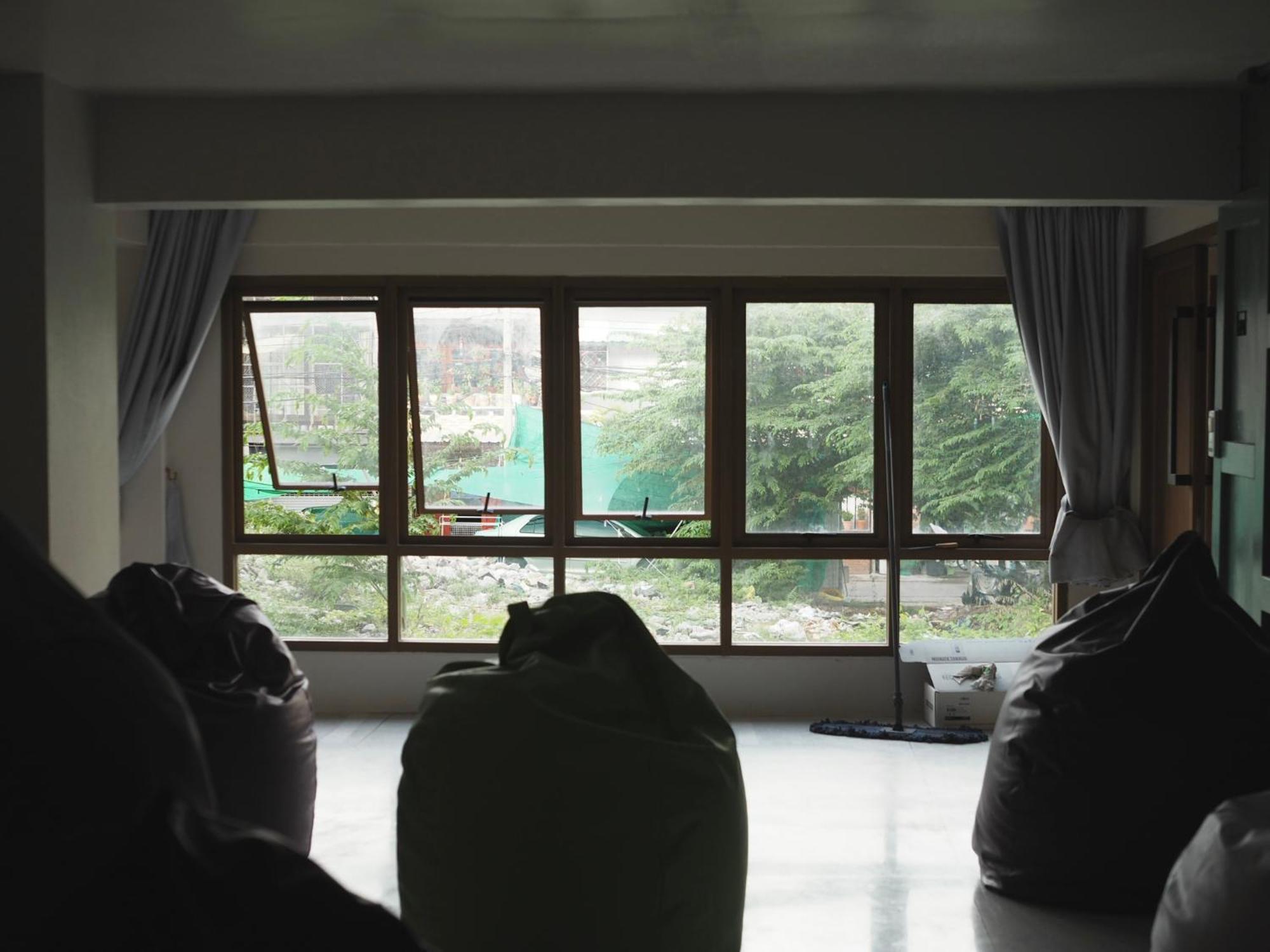 Krung Tone Hostel Бангкок Экстерьер фото